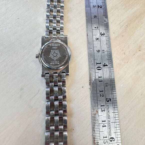 TISSOT T classic 1853 Quartz Wristwatch T030 009 A new battery - Picture 12 of 17